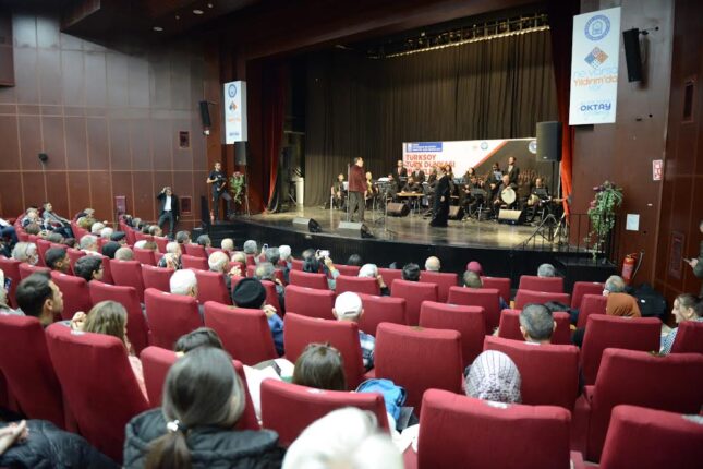 YILDIRIM’DA TÜRK DÜNYASI EZGİLERİ YANKILANDI