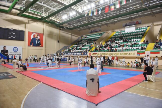 YILDIRIM’DA KARATE RÜZGÂRI