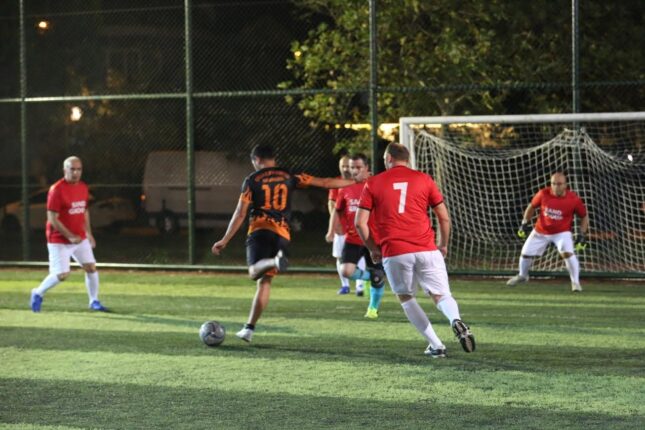 FUAT SAKARYA ŞAMPİYONU NİLÜFER BELEDİYESPOR