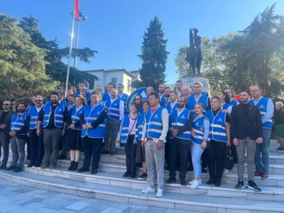 BURSA’DA MAVİYELEKLİLER RÜZGARI ESTİ.