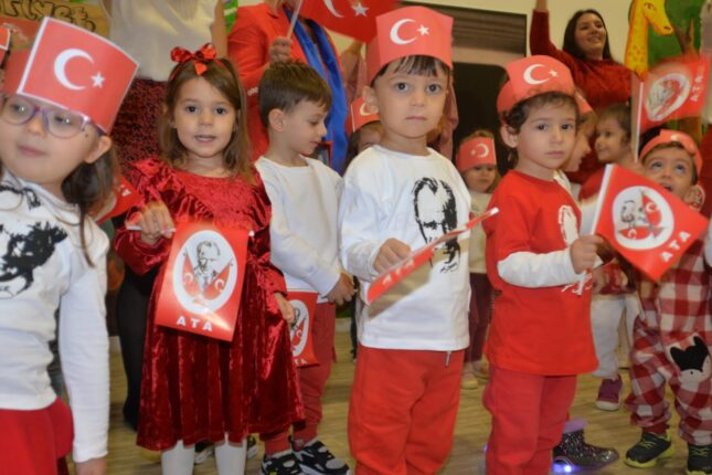 Minik yüreklerin  Cumhuriyet coşkusu