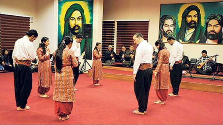 EŞİT YURTTAŞLIK BİR İNSAN HAKKIDIR VE “CEMEVLERİ İBADETHANEDİR”