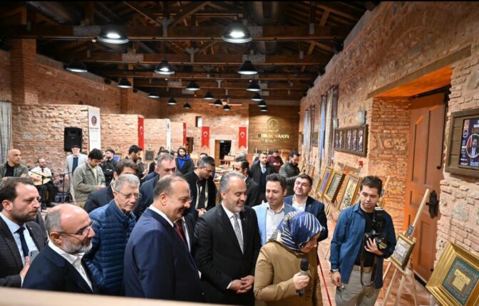 Yıldız Holding’in “Konuşan Yazılar” sergisi Bursalılarla buluştu
