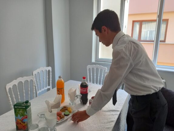 Gencecik Fidanlar Geleceğin En Büyük Teminatı!