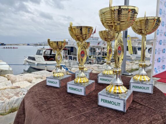 YÜZLERCE KİŞİ SMA’LI ÇOCUKLAR İÇİN KOŞTU  GÜZELLEŞİR DÜNYA FARKINDALIKLARIMIZLA  “PERMOLİT BOYA”