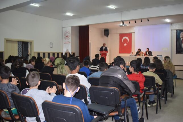 “Vakıfbank Milli Voleybolcusu Aylin Sarıoğlu Acar Bursa Sevgi Evinde”