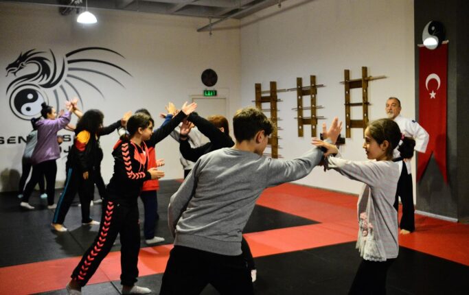 BEYLİKDÜZÜ’NDE ÇOCUKLAR SPORLA İÇ İÇE BÜYÜYOR