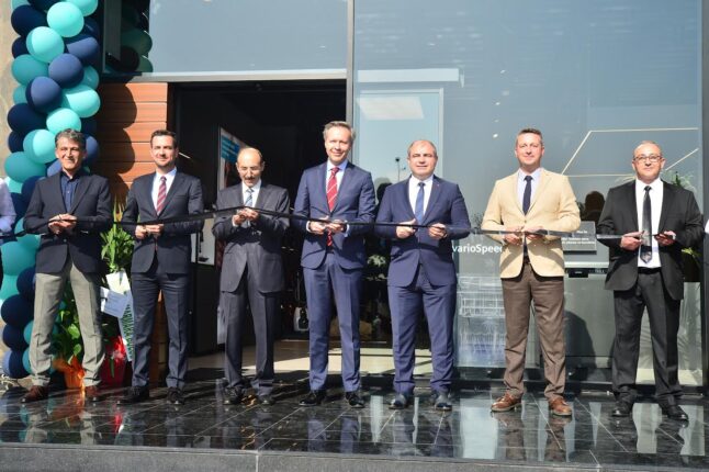 Eve süt siparişini artık  buzdolabı online verecek!   Bursa Siemens deneyim  mağazasına görkemli açılış