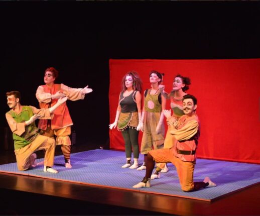 Tiyatro festivaline coşkulu veda