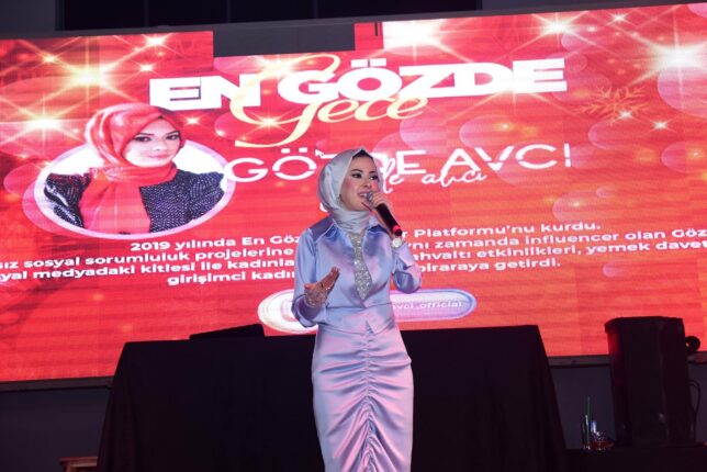 Kadına şiddete  en eğlenceli tepki   En Gözde gecede  renkli buluşma