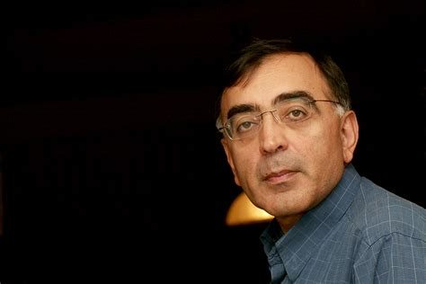 Prof. Dr. Hayri Kozanoğlu: “Türkiye, rüzgâra karşı ilerliyor”