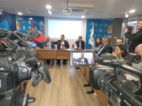 MAVİ YELEKLERİMİZLE SAHAYA ÇIKIYORUZ  KAZANAN TÜRKİYE OLSUN KAZANAN BURSA OLSUN OYLAR DEVA OLSUN