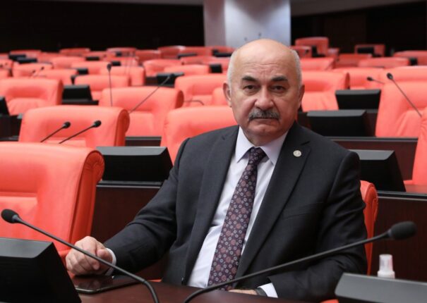 VAHAPOĞLU: ASKERİ HASTANELER İÇİN ADIM ATILMALI