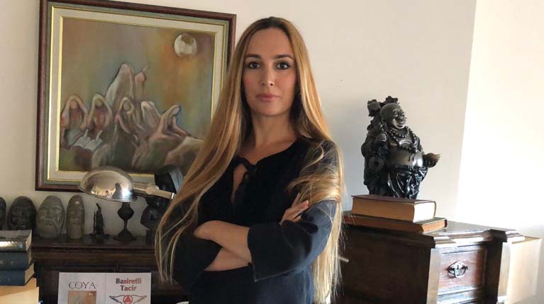 Begüm Fırat’tan aşkı merkezine alan şifalı bir hikâye