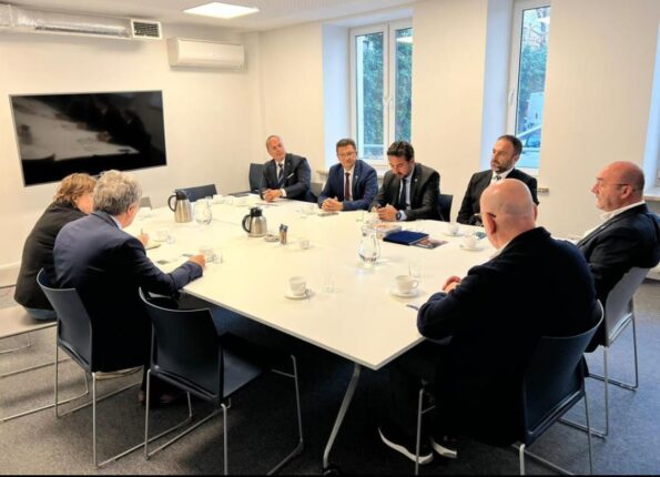 POLONYA TÜRK FİRMALARI İÇİN CAZİP BİR PAZAR