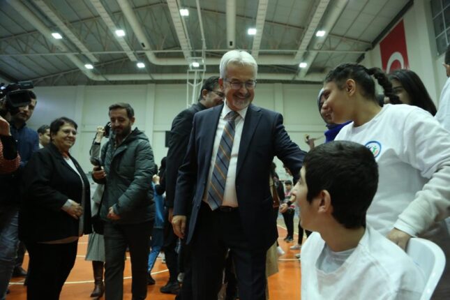 DÜNYA ENGELLİLER GÜNÜ’NDE RENKLİ BULUŞMA