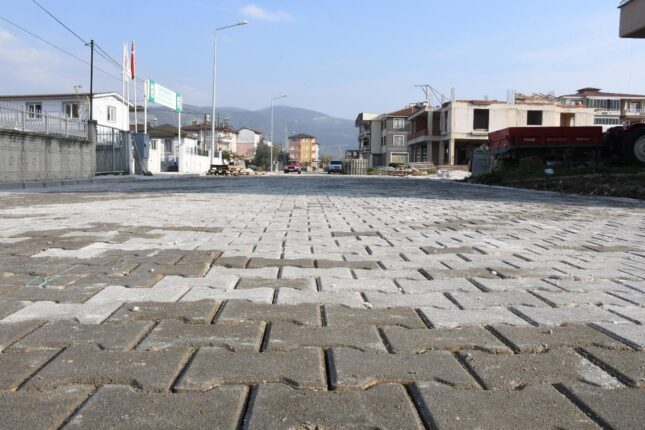 İZNİK’TE MERKEZDEN TAŞRAYA ÇALIŞMALAR ARALIKSIZ SÜRÜYOR
