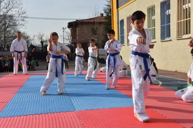 YILDIRIM SPORLA BÜYÜYOR