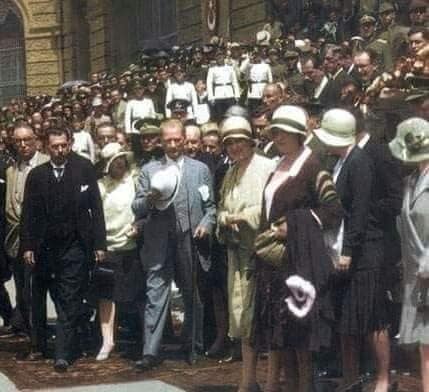 EMEKSİZ ELDE EDİLEN KADIN HAKLARI HOVARDACA VE BİLNÇSİZCE HARCANIYOR.