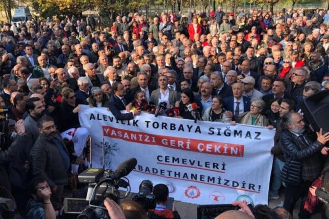 PAZAR GÜNÜ İKİ ÖNEMLİ VE DEĞERLİ TOPLANTI YAPILIYOR. KATILMAK VE DESTEK VERMEK GEREKİR…