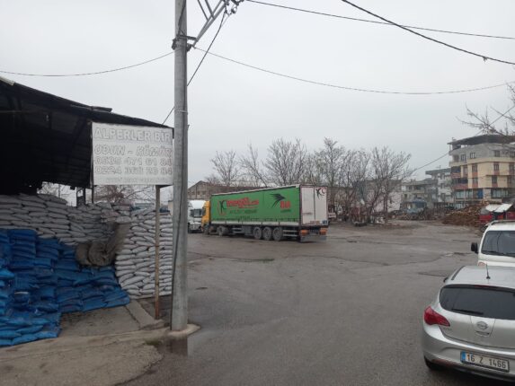 Bursa Muş Yaygın Derneği; Tapulu Binamızı Başımıza Yıkmak İstiyorlar!