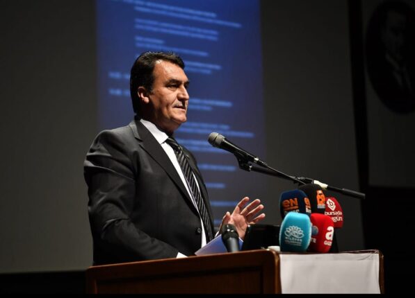 DÜNDAR,SU KAYNAKLARININ TÜKENDİĞİNE   DİKKAT ÇEKTİ