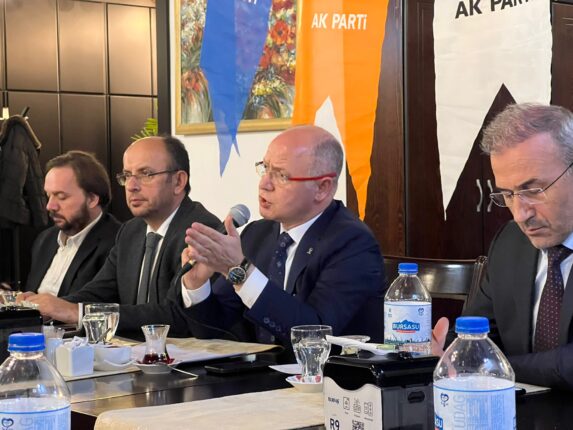 DAVUT GÜRKAN: “GÜÇLÜ TÜRKİYE’NİN ÖNÜNDEKİ TÜM KAPILARI AÇACAK ZAFERE HAZIRIZ”