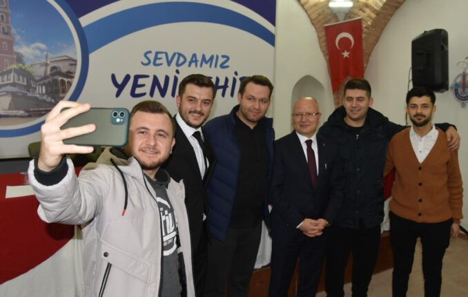 BAŞKAN GÜRKAN YENİŞEHİR İLÇE YÖNETİMİ İLE BİRARAYA GELDİ