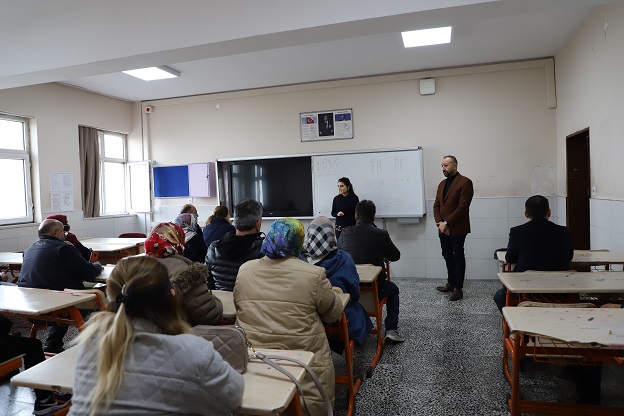 Yıldırım Mesleki ve Teknik Anadolu Lisesi’nde Velilere Aile Okulu Eğitimi Verildi.