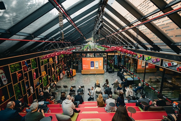 Türkiye’nin çocuklar için geliştirilen ilk ve tek harçlık uygulaması Manibux’a yeni özellik: Dijital Kumbara