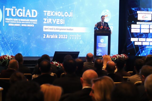 ‘TEKNOLOJİ ZİRVESİ’ İŞ DÜNYASINDAN BÜYÜK İLGİ GÖRDÜ  ‘YENİ NESİL İŞ DÜNYASININ KODLARI’ BURSA’DA KONUŞULDU