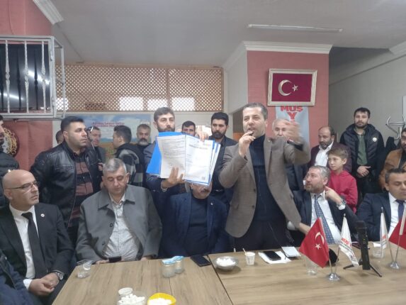 ŞEHİTOĞLU, “ULUS MAHALLESİ’NDEKİ ADALETSİZLİĞİ BÜYÜKŞEHİR MECLİSİNE TAŞIYACAĞIZ”