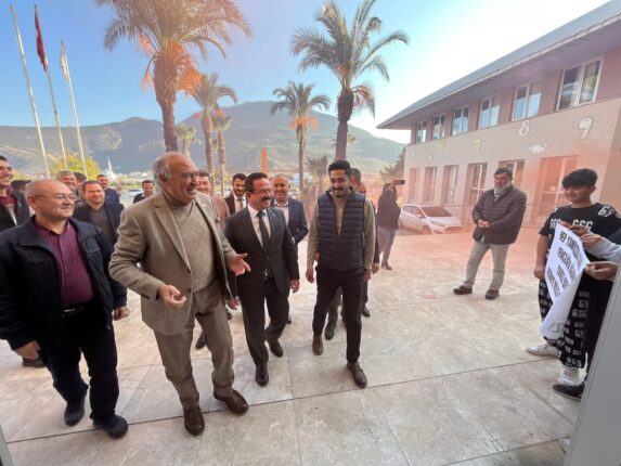 YAVUZ DEMİR  SAHADA SEÇİM ÇALIŞMALARINA HIZ VERDİ…