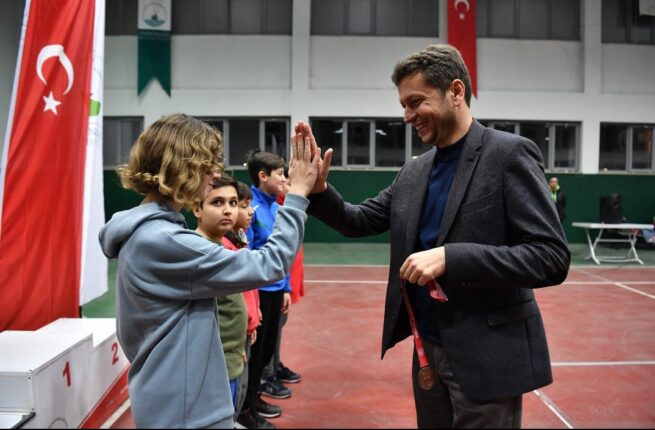 Satranç Ustaları Madalyalarına Kavuştu