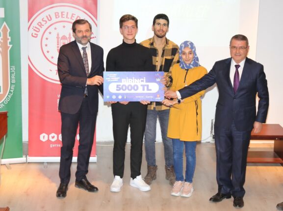 GENÇLERİN ESNAFLAR İÇİN HAZIRLADIĞI E-TİCARET UYGULAMALARI ÖDÜLLENDİRİLDİ