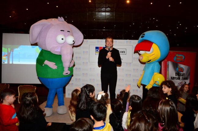 Dikkat eğlence içerir!  D&R, çocukları Kral Şakir ile çoşturdu