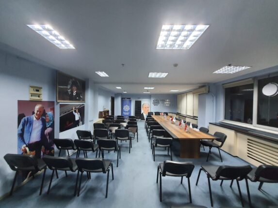 Ancak bilinmelidir ki; her şeye rağmen Memleket Partisi Bursa’da dimdik ayaktadır