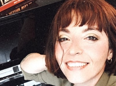 Günay  Acar ; Ajda  Pekkan bir şarkıcının uyması gereken yaşam biçimin tam örneğidir!