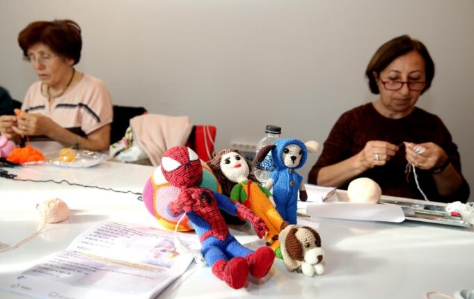 OLGUN GENÇLERİ SOSYALLEŞTİREN MERKEZLER