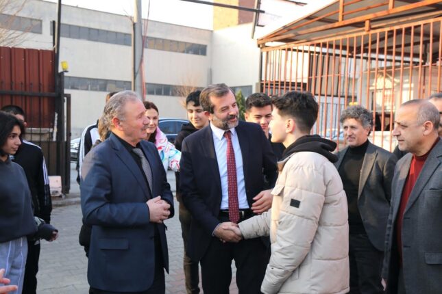 GENÇLER İSTEDİ, BAŞKAN IŞIK YAPTI