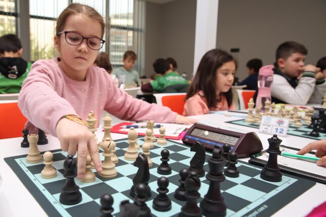 SATRANÇTA HAMLELER ŞAMPİYONLUK İÇİN YAPILDI