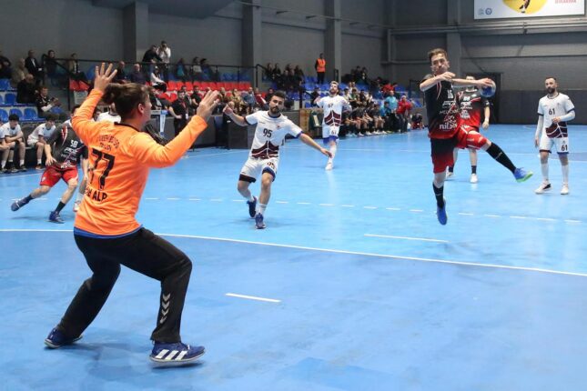 NİLÜFER BELEDİYESPOR’DAN BOL GOLLÜ GALİBİYET