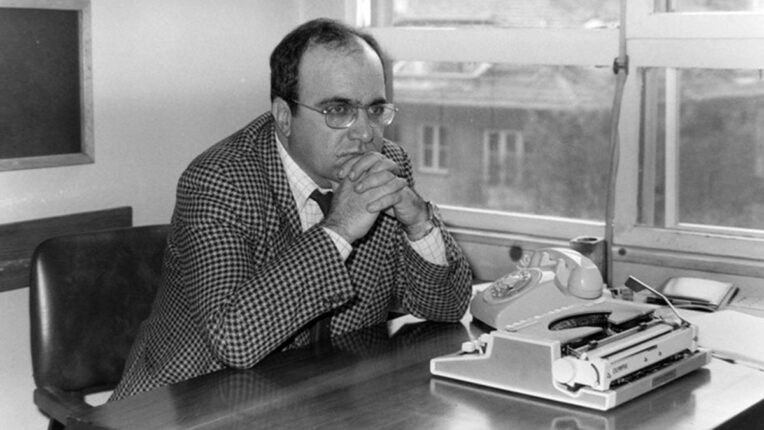 “İnsanlar sadece konuştukları şeylerden değil, sustukları şeylerden de sorumludurlar.”