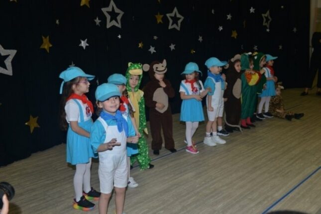 Egeberkli  miniklerin  karne sevinci