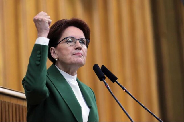 Bu arkadaşların nazarında siyaset pasta, başörtüsü ise dilimden başka bir şey değil