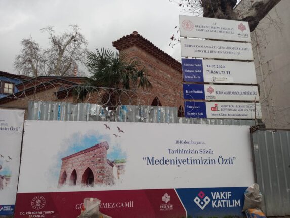 DEVA OSMANGAZİ; “Bitmeyen Restorasyonlar Vatandaşı Tedirgin Ediyor!”