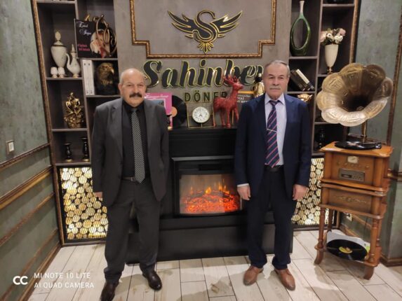 Ahmet Koçak Yazdı; SİYASETİN NABZI ŞAHİNBEY DÖNER’DE ATTI (1)