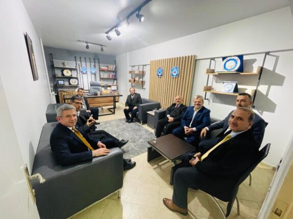 BURSA İL MÜFTÜ YARDIMCILARI VE BAŞ VAİZLERDEN TÜRK DİYANET VAKIF-SEN’E ZİYARET! Tüm engellere rağmen artık basında en çok haber olan sendika haline gelmiştir