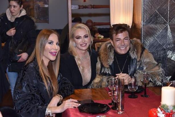 Ünlü isimler güzellik merkezi açılışında bir araya geldi