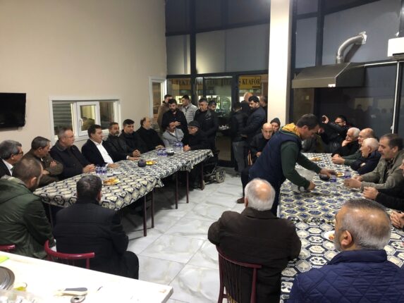 GELECEK BURSA; Vatandaş Kutuplaşmak Değil Siyasetle Kucaklaşmak İstiyor!